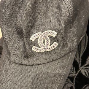 CHANEL Cotton Sequins CC Street Style Cap - Black